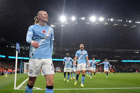 ينافس فودين و6 آخرين.. هالاند يترقب جائزة جديدة في الدوري الإنجليزي